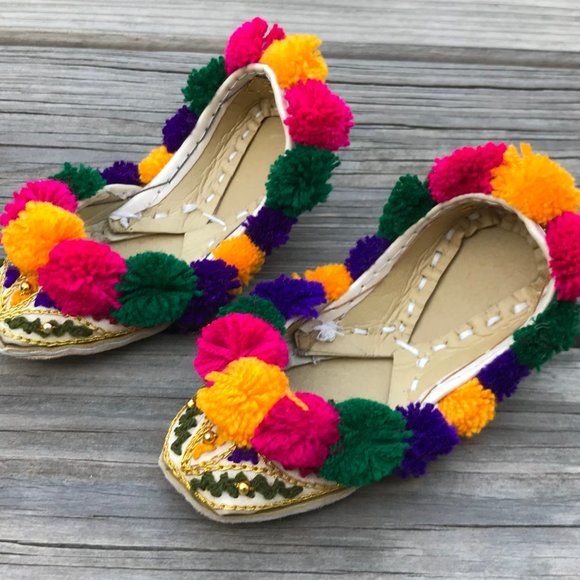 Kids Khusa Shoe Multi Color Pom Pom Embroidery - Picture 3 of 7